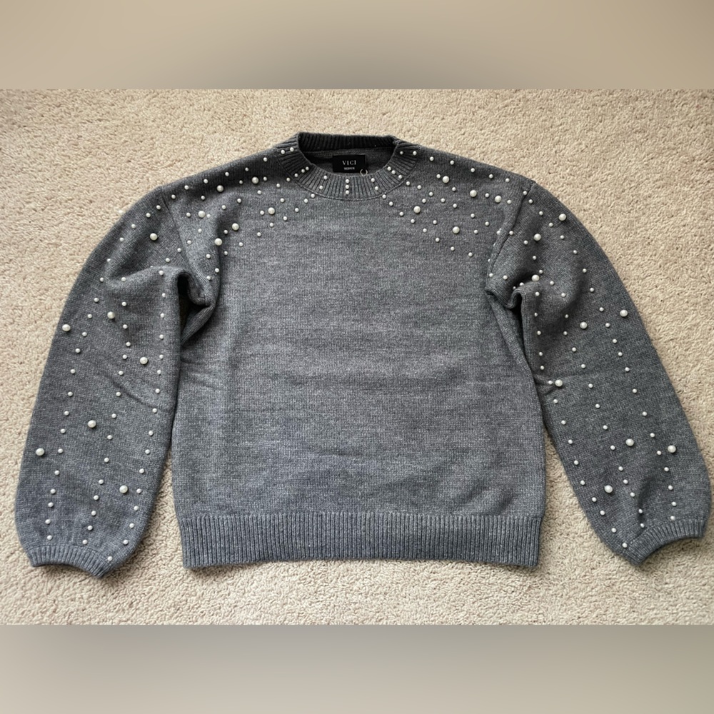 VICI Claudette Pearl Embellished Knit
Sweater, Color: Heather Grey, Size: M